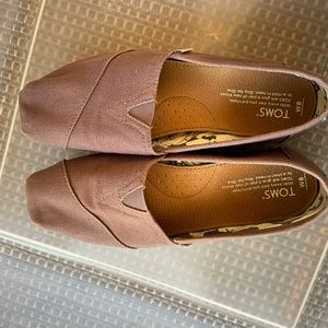 2 pair TOMS shoes 8M black and taupe